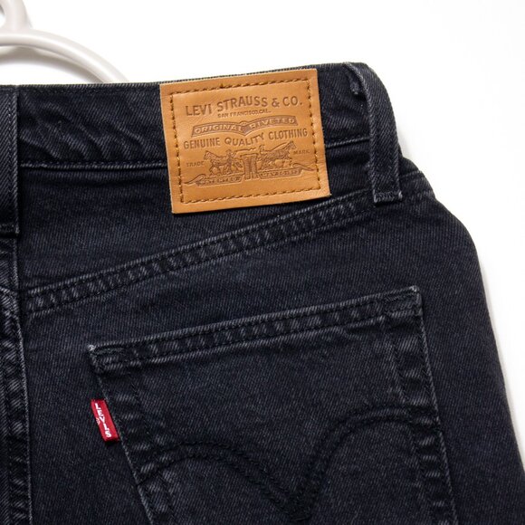 Levi's Ribcage High Waisted, size 26, Black Denim Shorts - Picture 3 of 5